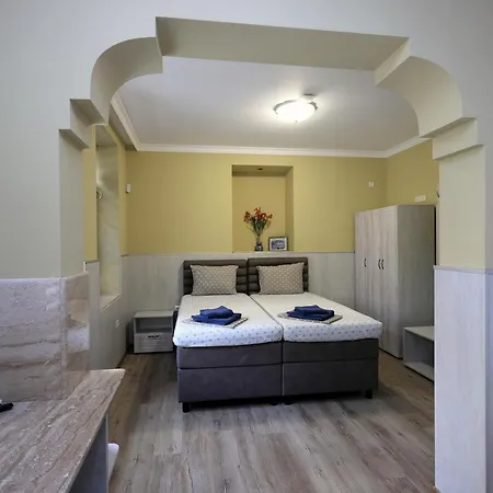 кребс Guesthousekrebs 4* Шумен